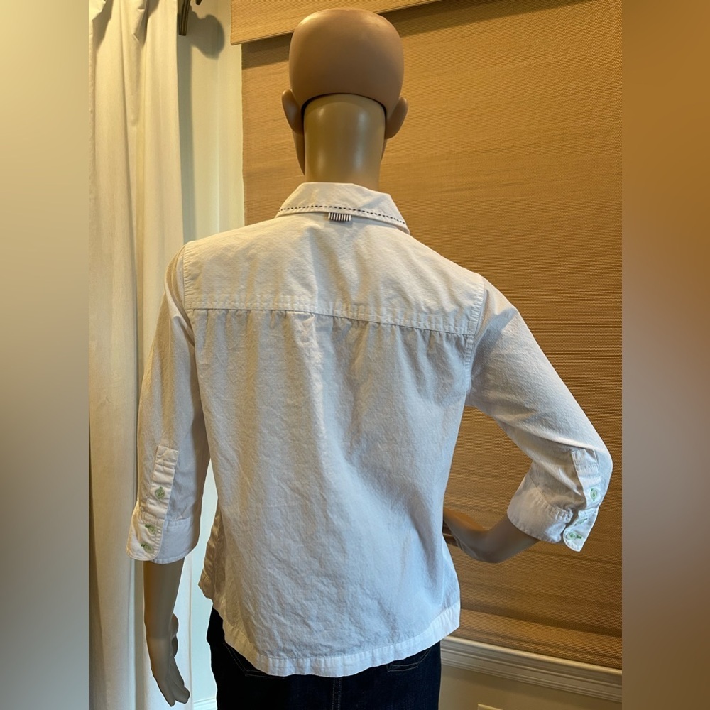 Koret White Button-Up Top with Embroidered Pocket - Picture 5 of 8